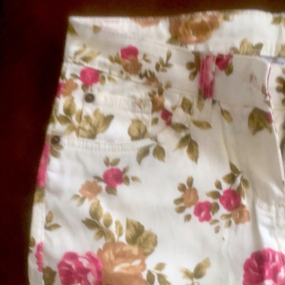 Floral  White Denim Jeans - Picture 9 of 15